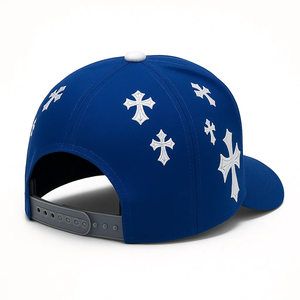 कस्टम लोगो कढ़ाई के साथ उच्च गुणवत्ता 5-पैनल बेसबॉल टोपी कस्टम लोगो कढ़ाई पुरुषों की स्पोर्टी स्टाइल घुमावदार ब्रिम दो टोन फिट - Product Image 3