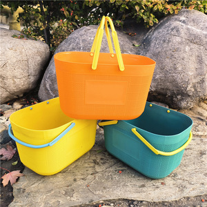 Panier de rangement en plastique rectangulaire avec poignées, couleurs assorties, pour l'organisation de la maison - Product Image 3