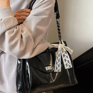 Sac à bandoulière à double chaîne de grande capacité avec bouton magnétique - Product Image 6