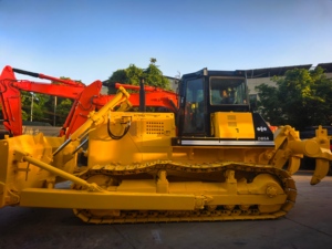 Bulldozer Komatsu D85A-21 Usado de Japón en Venta, D85A-21/D85A-18/D155A-1 en Estado de Funcionamiento - Product Image 3