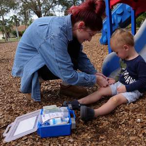 Botiquín de Primeros Auxilios para 50 Personas, Cumple con OSHA |   Kit de Emergencia Multiusos de 260 Piezas para el Lugar de Trabajo, Negocios, Hogar y Vehículo - Product Image 2