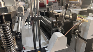 Không dệt túi làm máy nhỏ không dệt vải tàu sân bay túi làm máy không dệt Vest túi làm máy 120 PCS/min - Product Image 6