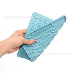 Food Grade <b>Silicone</b> Pet Licking <b>Mat</b> 200x200mm With Suction Cup For Cats And Dogs Slow Feeding <b>Mat</b> - Product Image 2