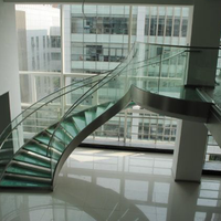 Marches trictiques incurvées en verre trempé, balustrade en verre trempé