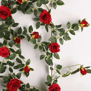 Enredadera de Rosas Artificiales Qihao, Color Rojo, Alta Simulación, Decoración para Bodas, Enredadera Plana para Colgar en la Pared - Product Image 4