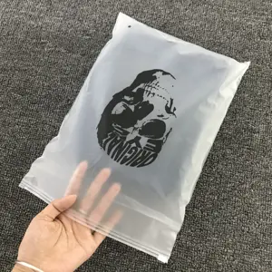 Offre Spéciale imprimé écologique PE vêtements en plastique fermeture éclair sac emballage avec propre marque sweats à capuche sac Ziplock pour paquet