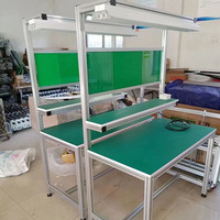Banc de travail robuste pour atelier de mécanique, réparation de moules et usinage de pièces.