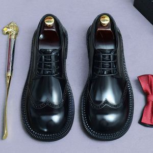 Zapatos Casuales de Negocios para Hombre de Cuero Patentado - Cuero Genuino, Punta Redonda Robusta, Estilo Británico y Combinación Versátil - Product Image 4