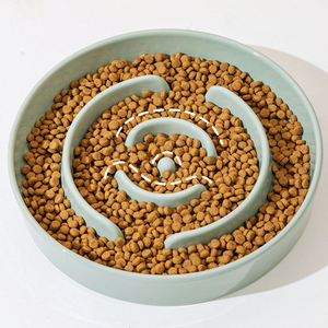 Ensemble de deux gamelles surélevées en céramique pour animaux de compagnie avec support en bois, gamelle anti-glouton pour la protection du cou du chat, anti-renversement et anti-étouffement - Product Image 3
