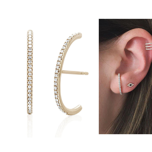 Pendientes de barra fina curvada de plata con circonitas finas para mujer, estilo minimalista - Product Image 1