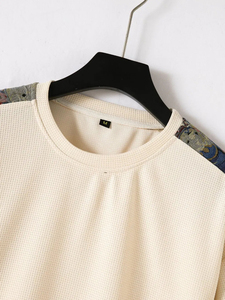2024 verano nuevo estilo moda Color Beige camiseta interior con contraste Color hombro empalme y Waffle PatternT-Shirt - Product Image 5