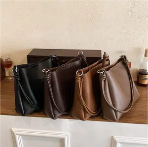 2024 new autumn and winter large capacity retro luxury women's shoulder bags tote handbag