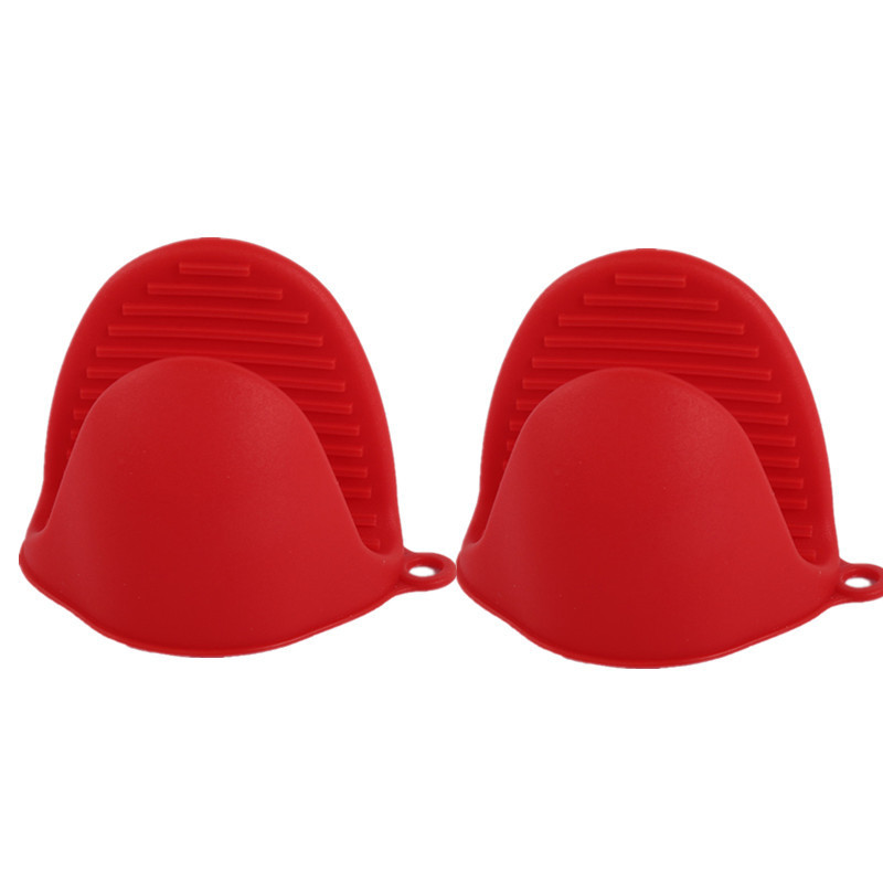 A pair of Chinese red