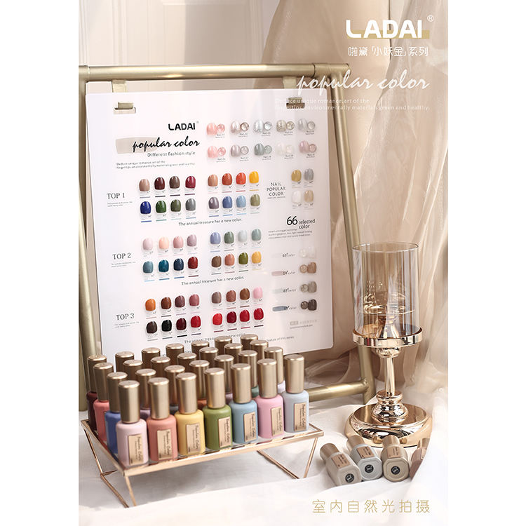 Ensemble de 66 séries de couleur