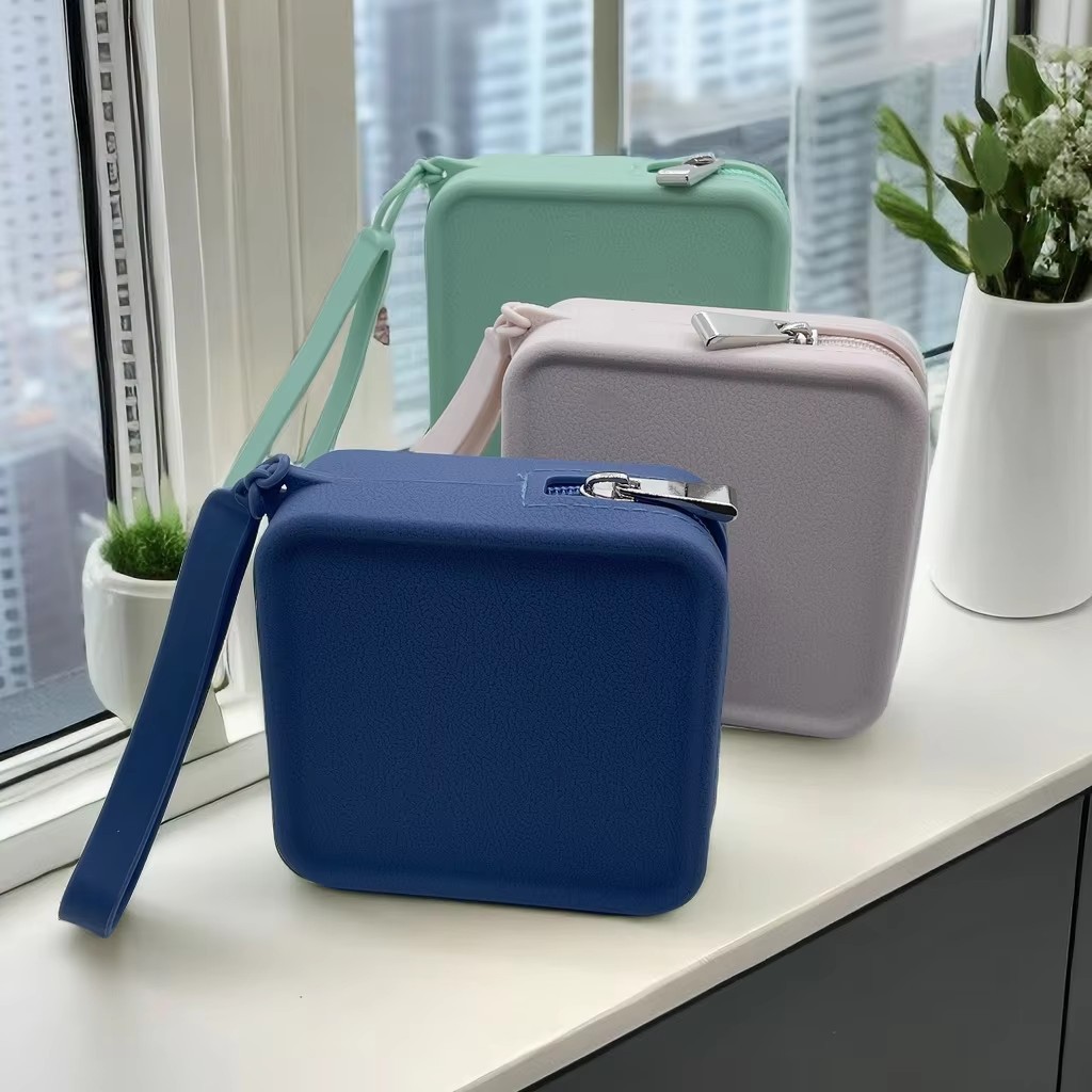 Small Square Silicone Pouch – Coins, Earbuds, Cables & Power Bank