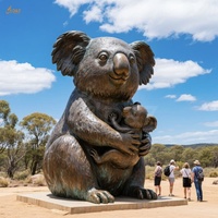 Décoration publique naturelle de rue extérieure personnalisée Grande statue d'animal en bronze moulé moderne Koalas géants et oursons Sculpture en bronze