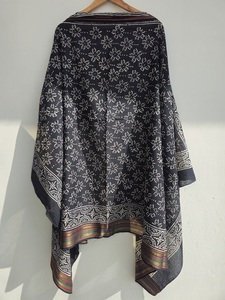 ผ้าซารองพิมพ์ลายใบไม้ทำมือจากไม้ ผ้าฝ้ายเนื้อนุ่ม น้ำหนักเบา ระบายอากาศได้ดี สวยงาม เหมาะสำหรับผู้หญิง ชุดชายหาด ขายส่ง - Product Image 4