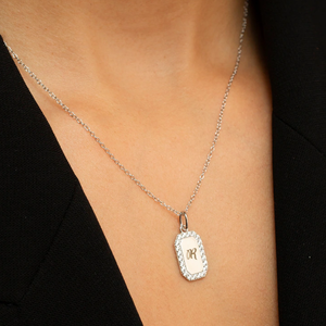 Collier pendentif octogonal étanche avec lettres personnalisées pavées de cristaux, <span class=keywords><strong>bordure</strong></span> en zircon étincelant, bijoux à porter au quotidien - Product Image 3