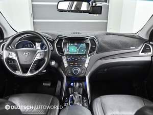 Para Santa Fe 2015 16MY Diésel Turbo Automático SUV Bajo Kilometraje Importado Usado Espacioso 5 Plazas Tracción Total Eficiente en Combustible Volante a la Izquierda - Product Image 5