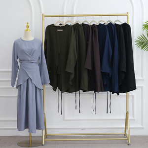 Abaya con Cravatta per Donne Musulmane, Set Casual a Due Pezzi con Top e Gonna, Completo di Abbigliamento Femminile con Blusa e Gonna Lunga - Product Image 1