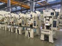 Machine d'estampage Offres Spéciales pour ligne de production de joints de pièces de fer à badge personnalisable avec chargeur