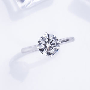 แหวนเพชรทรงกลมทองคำขาว 18K รุ่น MSR-1400 จาก Messi Jewelry สำหรับผู้หญิง - Product Image 1