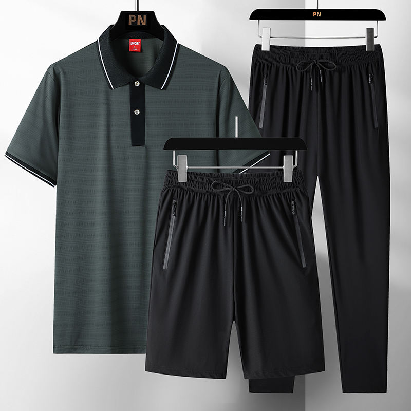 Céladon[T-shirt] + Noir [Pantalon à jambes plates]