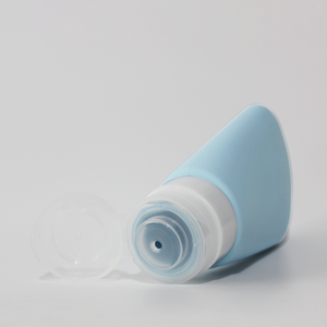 Set de viaje de botellas de silicona ecológicas, fáciles de transportar, para champú, botella de silicona suave y flexible. - Product Image 3