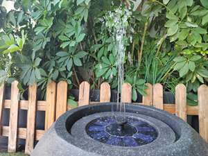 <span class=keywords><strong>Fontaine</strong></span> d'eau <span class=keywords><strong>solaire</strong></span> d'extérieur avec lumières LED colorées, décoration de jardin <span class=keywords><strong>zen</strong></span> moderne, durable et résistante aux intempéries - Product Image 3