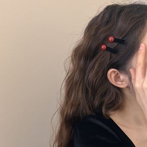 Pinza para el pelo de <span class=keywords><strong>mujer</strong></span> estilo coreano, hecha a mano, con perlas rojas y concha, suave, linda y dulce, con borde de flecos flocados, accesorios para el <span class=keywords><strong>cabello</strong></span>, novedad - Product Image 1