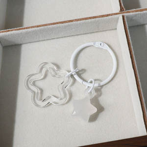 Llavero DIY de aleación con estrella hueca y colgante de corazón colorido, dije de moda para bolso estilo chica linda - Product Image 4