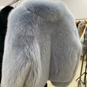 <span class=keywords><strong>Cappotto</strong></span> invernale in <span class=keywords><strong>pelliccia</strong></span> soffice da donna <span class=keywords><strong>con</strong></span> collo alto di lusso in <span class=keywords><strong>pelliccia</strong></span> di volpe spessa e calda cappotti in <span class=keywords><strong>pelliccia</strong></span> di volpe azzurra - Product Image 6