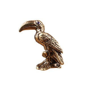 Figurine de toucan en laiton massif, décoration vintage pour bureau, petit objet en cuivre - Product Image 5
