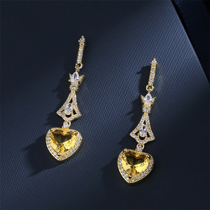 Orecchini Pendenti Lunghi Geometrici a Cuore Dolci e Alla Moda per Donne, Accessori per Orecchie da Indossare Ogni Giorno - Product Image 3