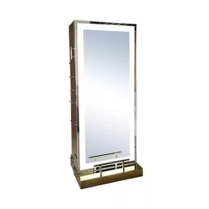 Espejo de pie para salón con marco metálico de latón, iluminado, de doble cara, minimalista, para espacios públicos comerciales - Product Image 1
