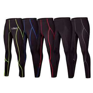 Sport Tech améliorée pour le marathon avec un pantalon de survêtement hybride en tissu à séchage rapide - Product Image 3