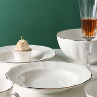 Service de table de luxe moderne 18 pièces en porcelaine fine avec incrustation dorée et logo personnalisé, écologique, pour hôtels