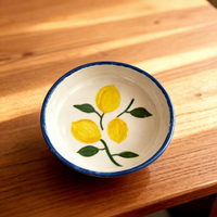 Bol de citron personnalisé de différentes tailles avec motifs de décalcomanies de citronnier bleu foncé et jaune à l'intérieur autour du bol pour salade de soupe de riz