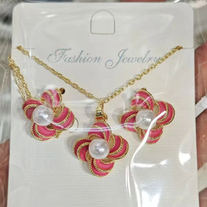 Conjuntos nupcial de joyería fina de flor giratoria INS, collar de perlas chapado en oro, pendientes, joyería roja negra para mujer - Product Image 1