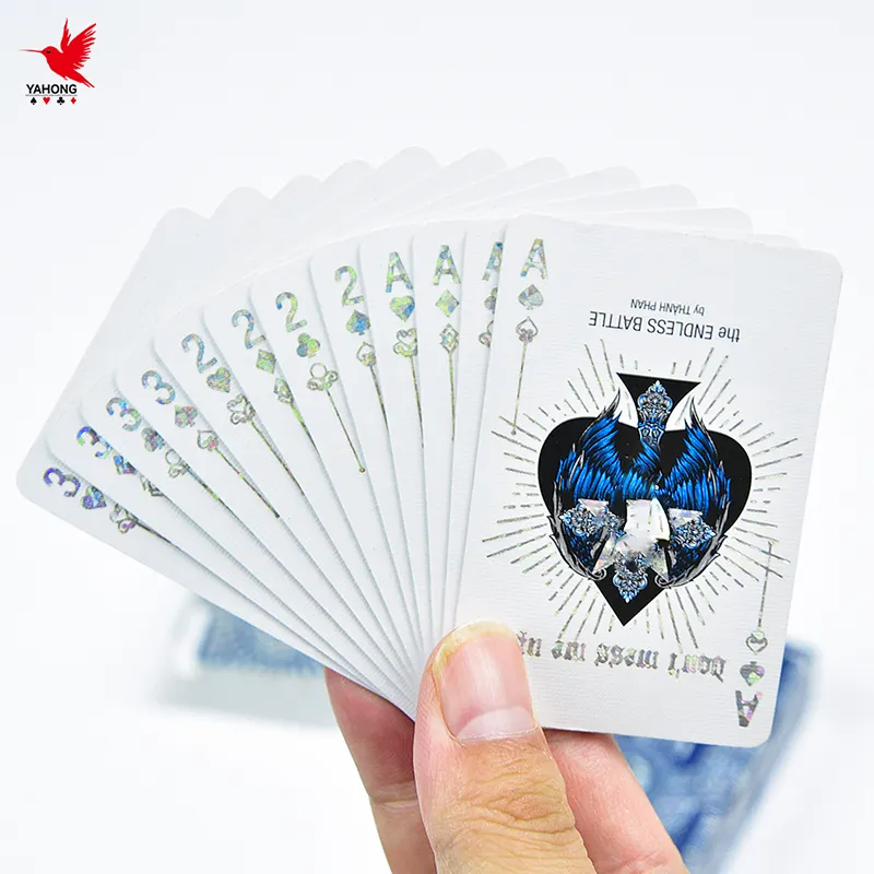 Hoge Kwaliteit Custom Waterdicht Papier Voor En Achter Afdrukken Logo Poker Card Spel Speelkaart Voor Vrienden En Groepen