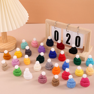 Mini sombrero pequeño tejido de lana colorido, ropa de juguete Diy, decoración navideña para accesorios para el hogar - Product Image 3