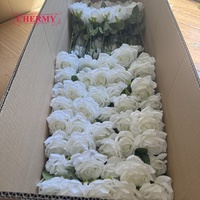 DC025 Fabrik Großhandel Weiße Seiden-Einzelstielrosen Künstliche Blumen für Weihnachten Hochzeitsempfang Blumenarrangement