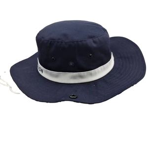 หมวกปีกกว้างแบบมีเชือกปักโลโก้หมวกทรงถังชาวประมง - Product Image 3