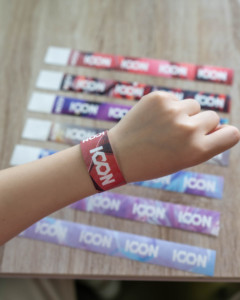 Bracelets de fête résistants aux déchirures et imperméables, fermeture autocollante, billets VIP, bracelets jetables personnalisés en Tyvek - Product Image 6