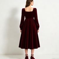 Robes de Soirée Formelles Midi pour Femmes, en Velours Bordeaux, Col Carré, Manches Longues Bouffantes, Taille Empire, Coupe Trapèze, Modestes, Vente en Gros