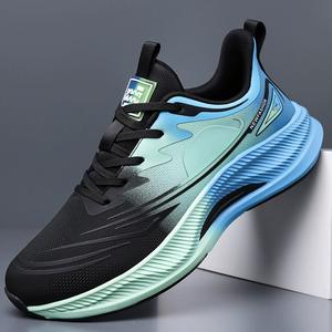 รองเท้ากีฬาผู้ชายแบบผูกเชือก พื้นยาง ระบายอากาศได้ดี วัสดุไมโครไฟเบอร์ พื้นรองเท้านุ่ม ทันสมัย ใช้งานได้หลากหลาย น้ำหนักเบา เหมาะสำหรับกิจกรรมกลางแจ้ง - Product Image 3