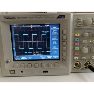Osciloscopio Digital Tektronix TDS 3054C Calibrado con Pocas Horas de Uso, 500MHz, 5GSa/sec, 4 Canales - Product Image 4