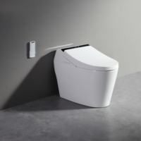 Toilette intelligente de luxe monobloc avec bouclier anti-éclaboussures en mousse, siège chauffant, télécommande incluse, à poser au sol pour salle de bain