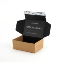 Boîte d'expédition postale autocollante noire personnalisée avec logo, doublure en éponge gaufrée, recyclable, pour l'emballage des chaussettes