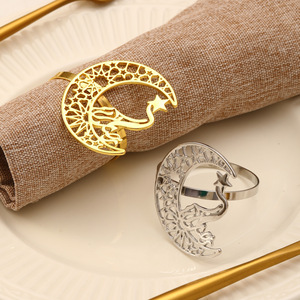Anello Portatovagliolo Artistico in Metallo Lucido Tagliato al Laser con Motivo Stella e Luna, Costruzione Resistente per Presentazioni di Pasti Familiari Quotidiani - Product Image 1